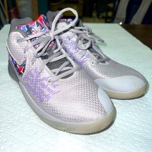 Nike Kyrie Flytrap Boys Youth Sz 6.5Y Gray Purple Shoes Sneakers AQ3412-003